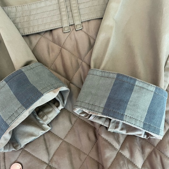 Burberry Safari jacket with belt. Military green. Size 4. Never worn - Picture 7 of 9